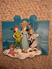 Disney Peter Pan and the Children Pin. Disneyland Paris. DLP.