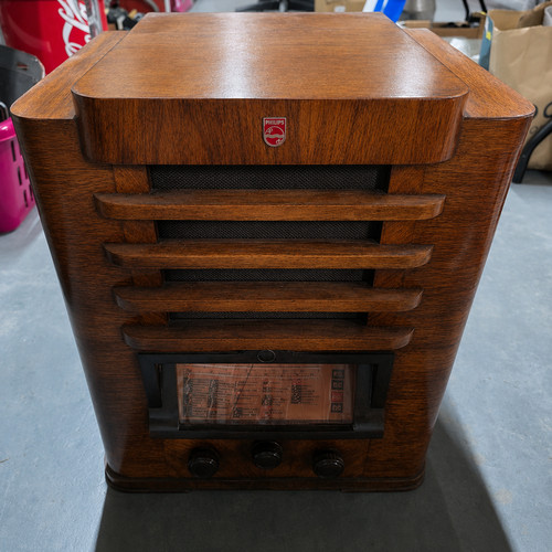 Very old wooden cased philips - very,