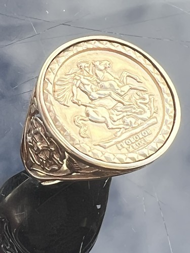 9ct medal sovereign style ring - medal,
