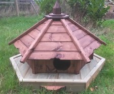 Small hexagonal floating duck - floating,