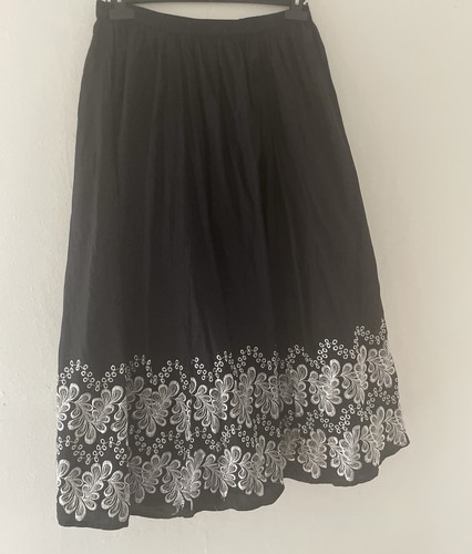 Black embroidered fully lined - black,