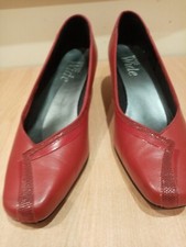 PAVERS SHOES SIZE 6.5 WIDE RED
