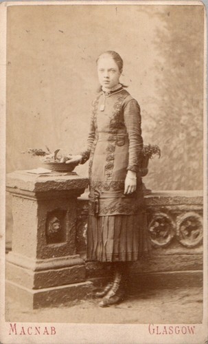 Glasgow macnab cdv - glasgow, girl