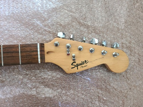 Squier fender stratocaster - by,