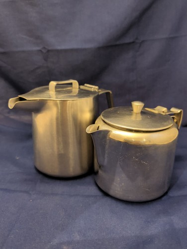 Pair old hall - old,