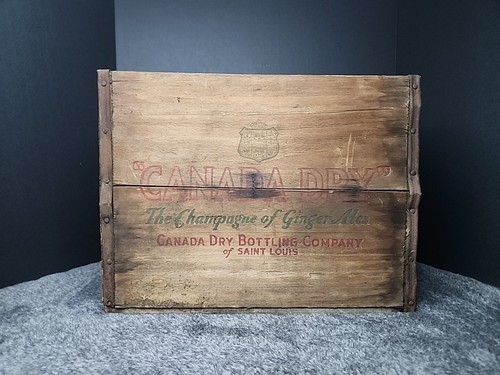 Vintage canada dry - dry, wooden