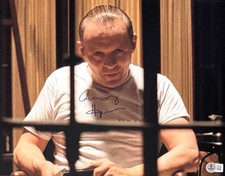 Anthony Hopkins Signed Hannibal Lecter 11x14 Photo Beckett BAS Authenticated
