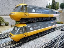 Hornby intercity 125 class 43 loco and trailer for OO gauge model train set
