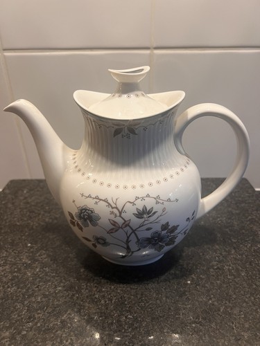 Royal doulton vintage - royal,