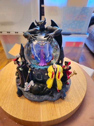 Vintage disney snow globe - disney,