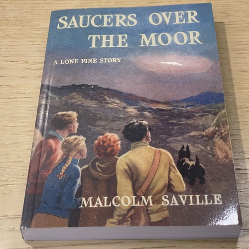 Malcolm saville saucers over - malcolm,