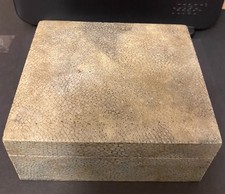VINTAGE ART DECO SHAGREEN CIGARETTE BOX, SATINWOOD LINED, 12 x 10.5 x 5cm