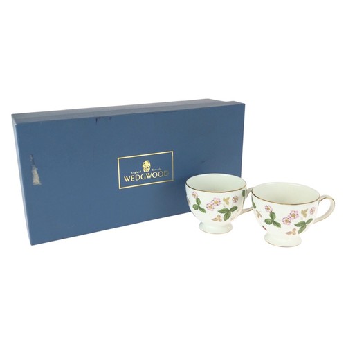 Wedgwood wild strawberry - , peony