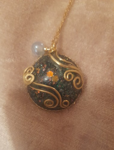 One pendant necklace and - ,