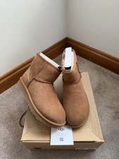 GENUINE UGG BOOTS W CLASSIC
