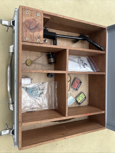 Fly tying vise - vise,, pliers