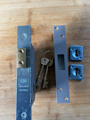 Chubb 3g110 dead lock - 3g110, key
