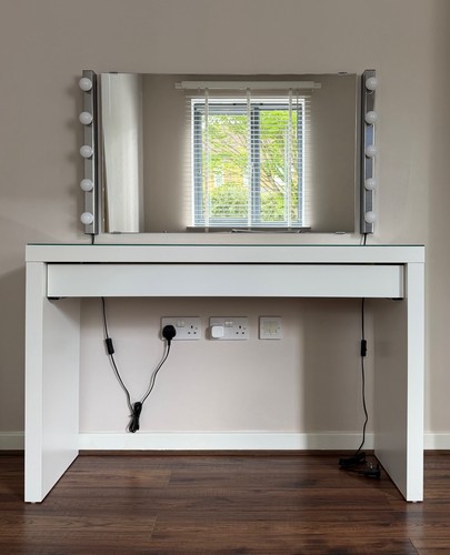 Modern vanity set dressing - modern,