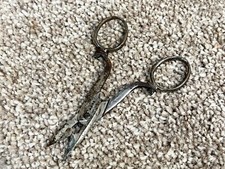 VINTAGE ANTIQUE PAIR OF EMBROIDERY SCISSORS