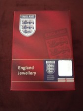 England Official Jewellery curb bracelet with 3 lions shield 8 inch