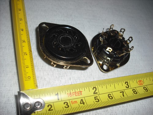 Gold black plastic octal pin - 8,