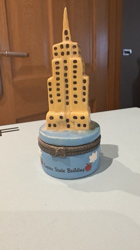 Vintage newyour city statue - vintage,