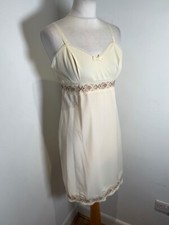 VTG St Michael Full Slip