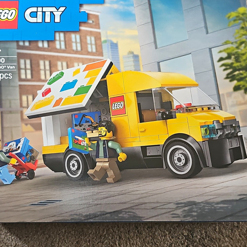 Lego city yellow - city, delivery