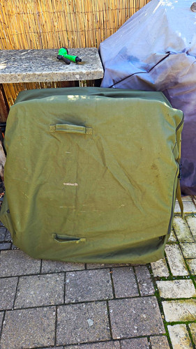 Trakker green bed chair bag - green,