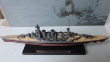 Atlas Editions pair of models HMS Hood and Bismark scale 1:1250