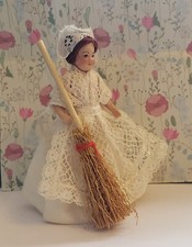 Old fashioned BROOM 1:24th scale dolls house miniature for witch spooky DH51