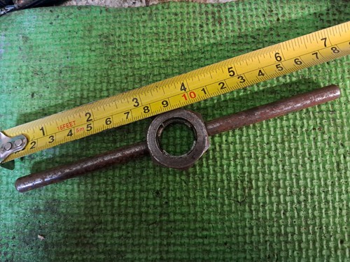 Die holder wrench 7 - wrench,, 7"