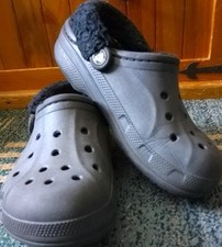 Black Fleece Lined Crocs Size M5. Or W7. Good Condition