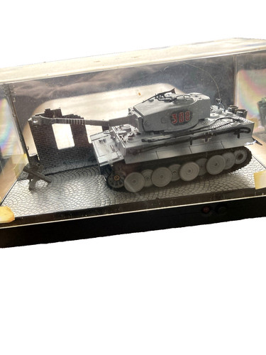 Tiger tank diorama - diorama, display