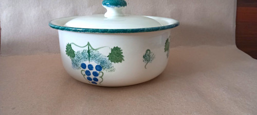Poole vineyard pattern round - poole,
