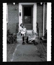 KID'S TOY PEDAL TRACTOR