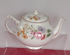 Beautiful Vintage Duchess "Memories" Bone China Tea Pot w/Gold Gilding 12cm tall