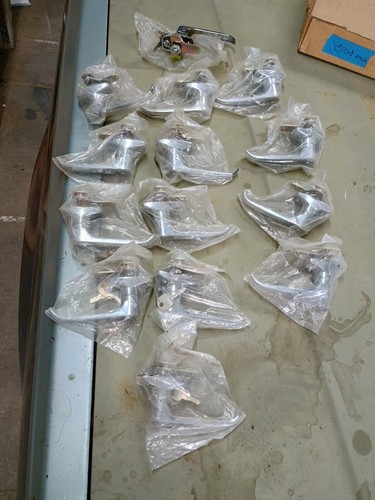 Vtg handle lock storage - ,