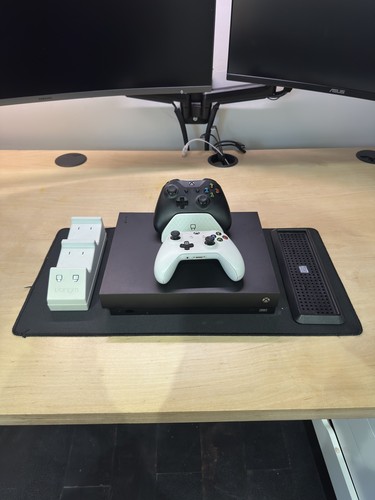 Box one console - x,