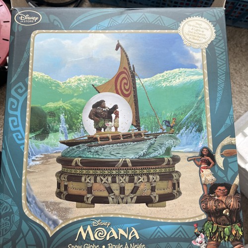 Moana snow globe music box - moana,
