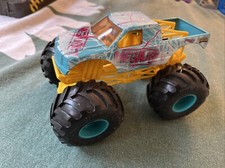 Hot Wheels Oversized Monster Truck Megajolt 1:24 Large