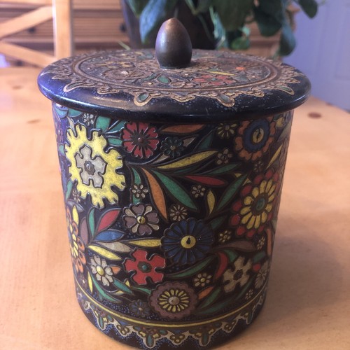 Vintage biscuit tin round - vintage,