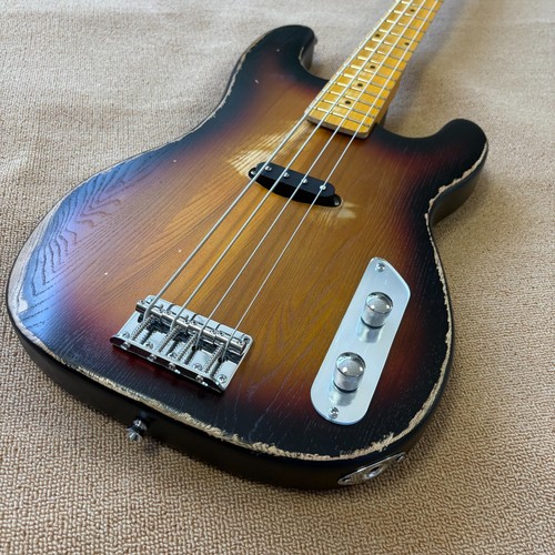 Brown 4strings electric bass - 4strings,