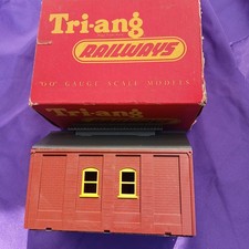 Triang R76 Engine Shed(m1)