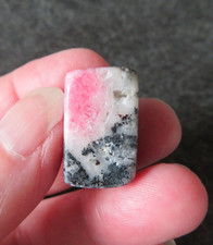 ULTRA  RARE TUGTUPITE (7.1