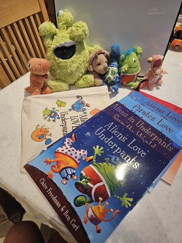 Aliens love underpants story - love,