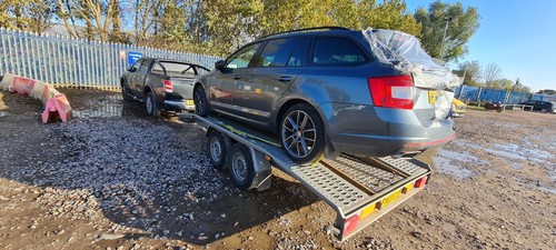 Car transporter trailer for - car,