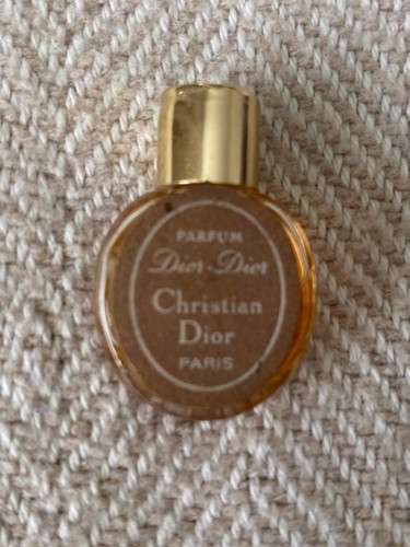 Dior christian - by,