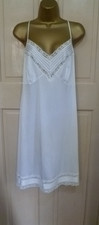 VINTAGE PRETTY M&S PRETTY WHITE SILKY NYLON LONG FULL SLIP PRETTY LACE SZ 14-16