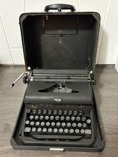 VINTAGE ROYAL TYPEWRITER WITH CASE. Spanish Or Portuguese Version. RARE.